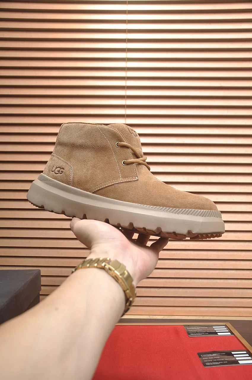 Men's shoes 💰580💶【UGG】(full genuine wool lining) Please pay attention to the original quality and compare the thickness of the wool 🏮🏮Hot style Martin boots from Australia's warm luxury brand men's shoes, official website synchronization, Beckham men's style..., made of imported top-layer waxed cowhide, waxed toe, Australian real wool velvet lining Carefully sewn...Imported rubber Martin boots outsole (comfortable, soft and wear-resistant). I really like the quality...Exquisite workmanship, you can't put it down once you see it. Code number 39-44